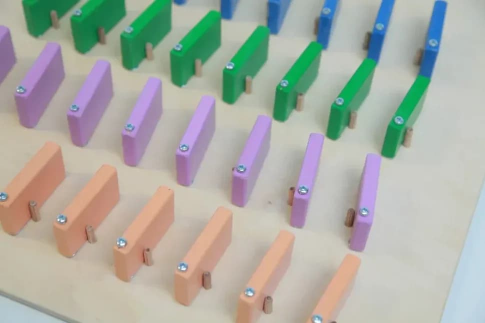 Панель "Домино Роняйка"